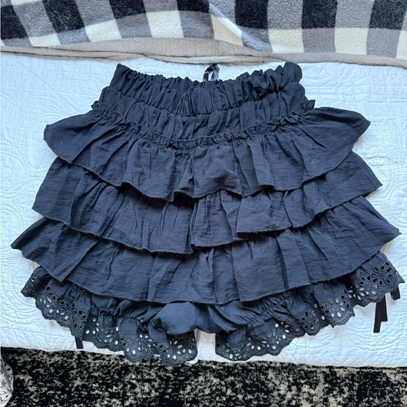 Foxblood Ruffled Bloomers - Picture 6 of 7